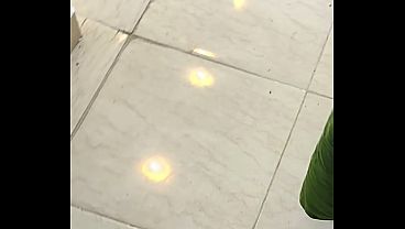 شرموطة مصرية نار صاحبت البيت بتتناك من سباك وصاحبه، كلام يهيج وصوت واضح وجسم يفتح النفس