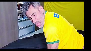 Orang Arab Datang Ke Brasil Dan Memancing Lubang Belakang Si Bapak Brasil (cuplikan)
