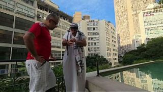 Sheik Árabe Chegou No Brasil Na Copa Do Mundo, Ele E O Guia Entraram No Quarto Com As Torcedoras Brasileiras E Meteram AtÉ O Cuzinho Das Vagabundas Gostosas – Completo No Red