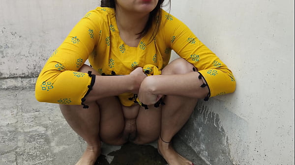Ngentot Di Luar Sambil Pipis, Gaji Gedein Pak, Semua Aku Kasih, Video Xxx Hindi Kotor Ngomong Cabul.
