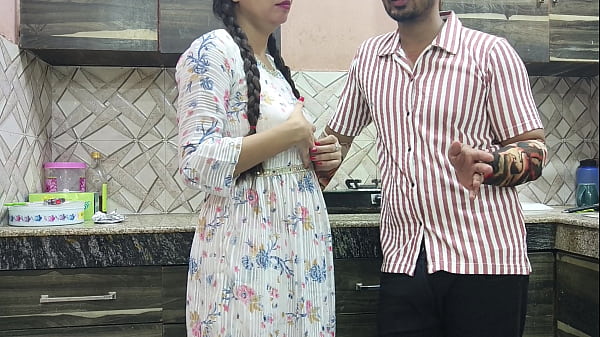 Desi Jija Sali Ngewe Panas Di Dapur, Omongan Kotor Hindi Bikin Makin Liar, Sange Berat!