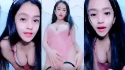 Abg Seksi Goyang Hot Pamer Body Mulus Sambil Live Show Bikin Ngiler