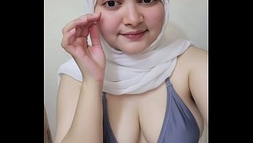 Awal Mula Gerakan Twerk Pakai Hijab, Bikin Makin Greget Dan Bikin Ngilu.