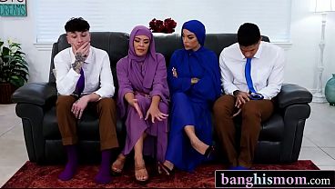Tiga Serangkai Malam: Dua Hijab Montok Dan Anak Tiri Gagah Bergantian Gilas Rasa Dendam