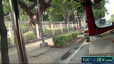 Bule Naik Tuktuk, Janda Thailand Sange Digercek Kontol Gede.