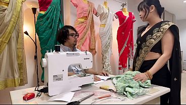 Tailor Cowok Gede Gede Ngeregangin Memek India Kecilku Sampe Kebuka Lebar