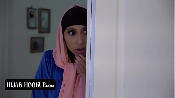 Pelajar Hijab Montok Mulus Digilas Kontol Keras Instruktur Bejat