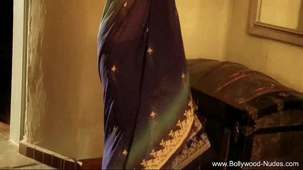 Bollywood Cewek India Senyum Nakal Bikin Greget