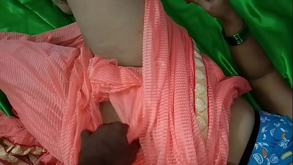 देसी सविता की चूत फाड़ के चोदता हुआ