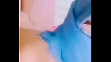 Pipi Mulus Pacar Yang Lagi Ngangkang, Becek Banget.