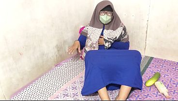 Cewek Hijab Indonesia Lagi Colmek, Bikin Makin Basah.