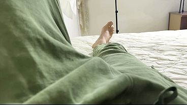 فتاة مساج تتناك مع زبون وصاحبه في شقة مفروشة، سكس جماعي عربي ساخن، كلام يهيج الجسم الملبن وصوت واضح