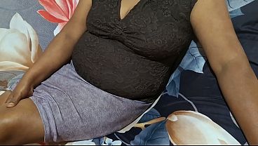 Sange Berat, Ibu Tiri Asia Lagi Liburan, Crot Di Pantai.