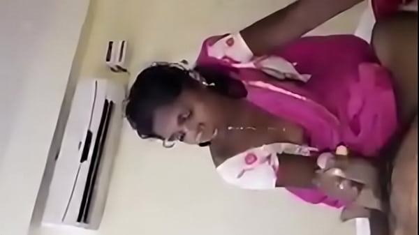 Desi Tante Lagi Ngejob Bibir Basah Bikin Makin Panas