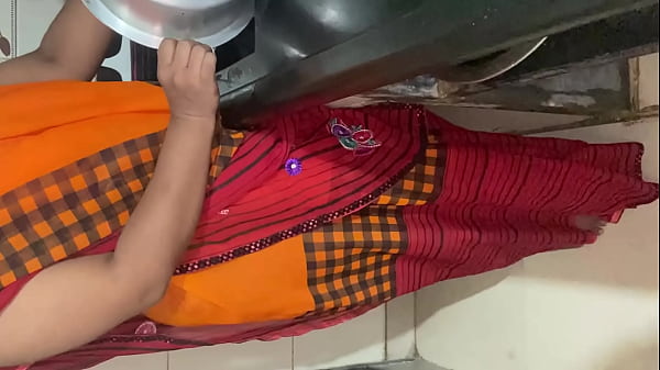 Bhabhi Ko Devar Ne Kitchen Se Bedroom Me Bula Ke Chod Diya, Garmi Bhari Awaaz Mein Sexy Viral Mms.